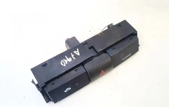 Toyota Corolla Verso AR10 Hazard light switch 153965