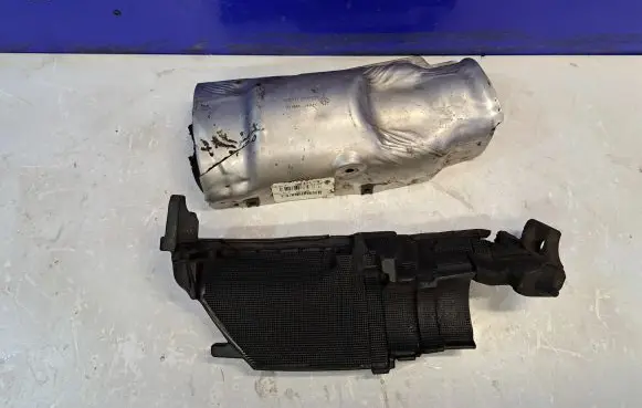 Volvo S60 Heat shield in engine bay 31437205 31368927
