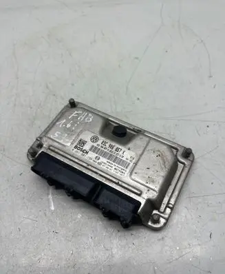 Skoda Fabia Mk2 (5J) Engine control unit/module 03C906057K 1039S19480 03C906057M