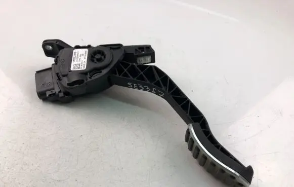 Volvo V60 Accelerator throttle pedal 31329374