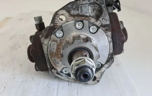 Opel Combo C Fuel injection high pressure pump 8981030270 HU2940000074