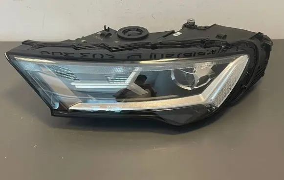 Audi Q7 4M Headlight/headlamp