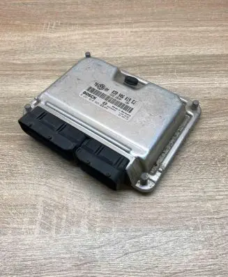 Volkswagen PASSAT B5 Engine control unit/module ECU 038906019EJ 0281010665