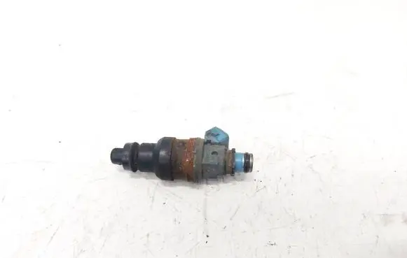 Hyundai Pony Fuel injector 35310-24570 9250930008