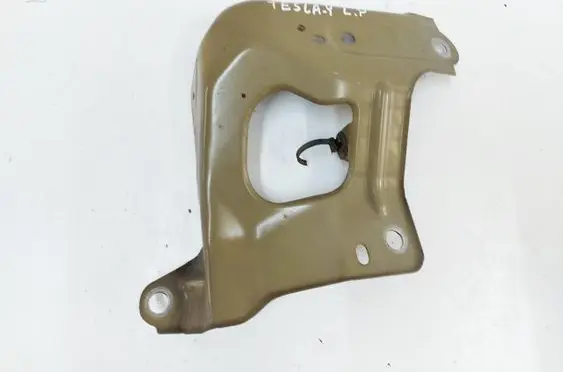 Tesla Model Y Fender mounting bracket 148749100A