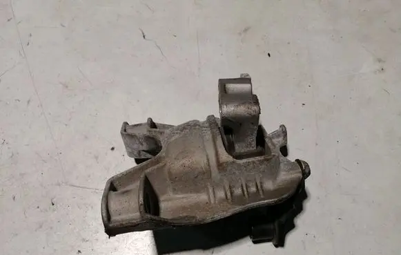 Ford Ecosport Engine mount bracket