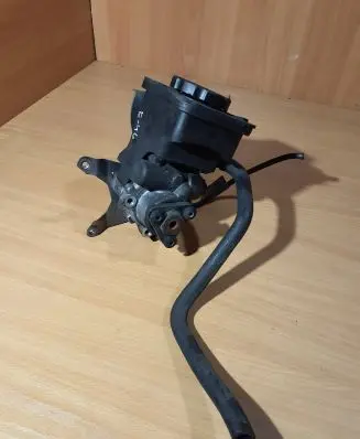 BMW 3 E46 Power steering pump 7692974519 675657501E 22712