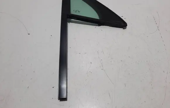 Volkswagen Touareg II Front door vent window glass four-door 7P6845114