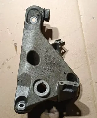 BMW X5 E70 Engine mounting bracket 2211679002103 22116790021 6790021