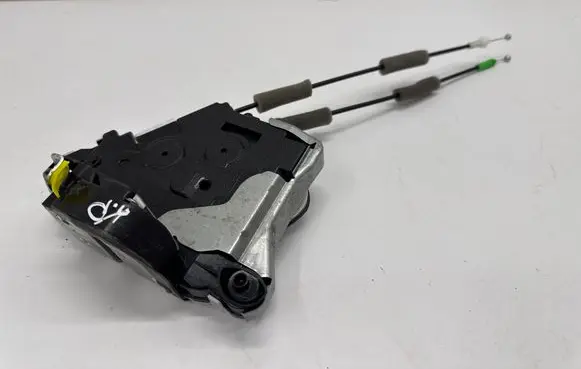 Toyota Yaris Cross Front door lock