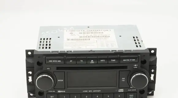 Chrysler 300 - 300C Radio/CD/DVD/GPS head unit P05064363AA