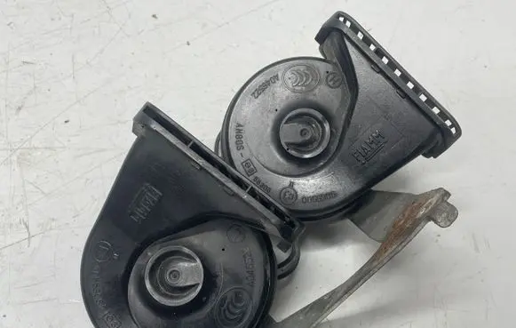 Opel Zafira C Horn signal 20924523