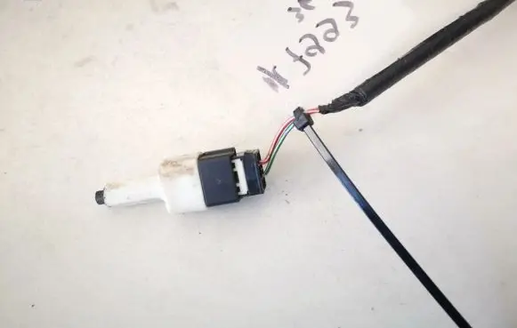 Toyota Avensis T250 Brake pedal sensor switch
