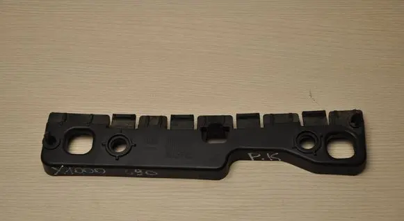 Skoda Superb B8 (3V) Fender mounting bracket 31386127