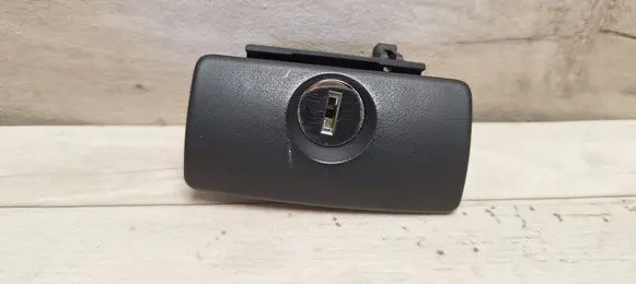 Hyundai Tucson JM Glove box lock 