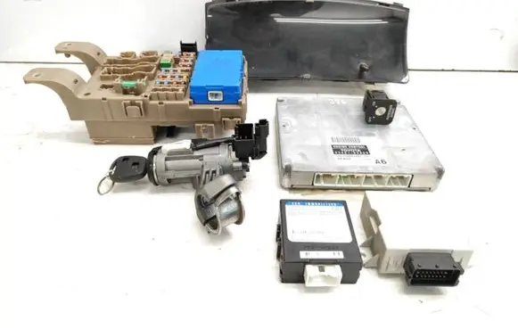Toyota Corolla E120 E130 Engine ECU kit and lock set 8966102A60 MB1758006881 8380002C60
