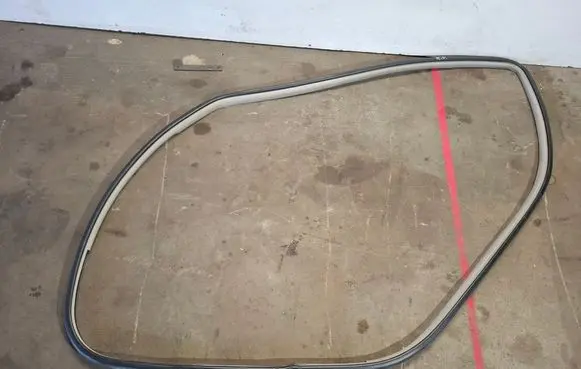 Lexus RX 300 Front door rubber seal 