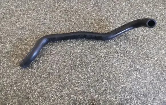 Engine coolant pipe/hose