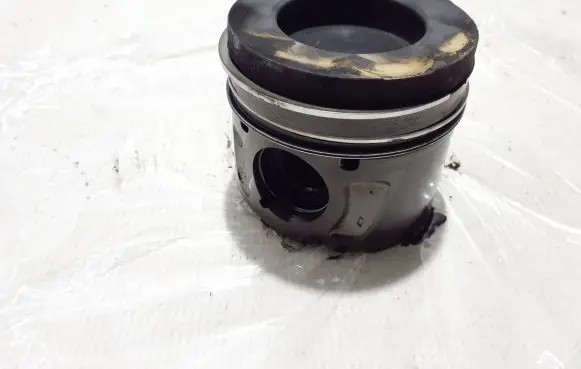 Ford Kuga II Piston with connecting rod 1886348