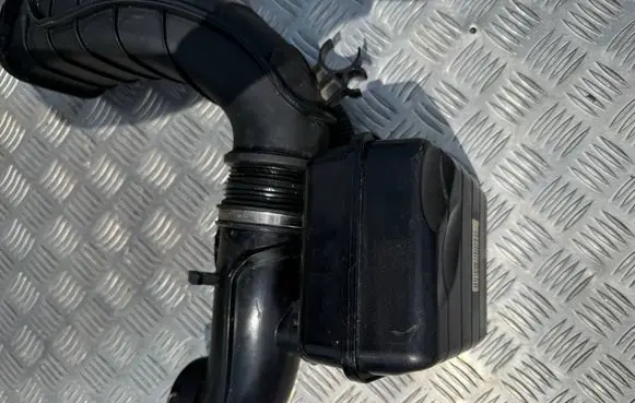BMW X5 E70 Air intake hose/pipe 13718508047 14389710