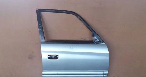 Toyota Land Cruiser (BJ70) Front door