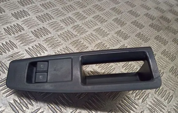 Volkswagen Polo IV 9N3 Front door window switch trim 6Q1867171E