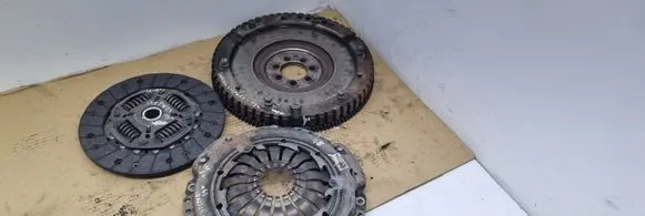 Dacia Sandero Clutch set kit 302057404R 301010717R