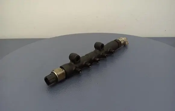 Toyota Avensis Verso Fuel main line pipe 8945860010