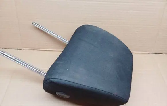 Skoda Octavia Mk3 (5E) Front seat headrest 