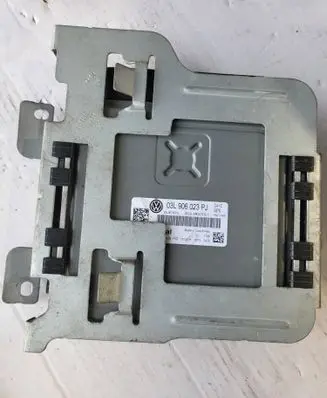Volkswagen Touran II Engine control unit/module 03L906023PJ 03L907425C
