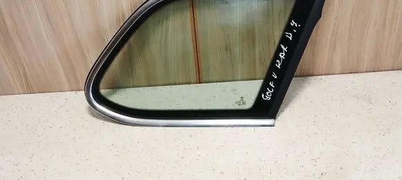 Volkswagen Golf V Rear side window 1K9845298 43R004584 E000266