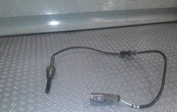 Volkswagen PASSAT B6 Exhaust gas temperature sensor 03g906088b