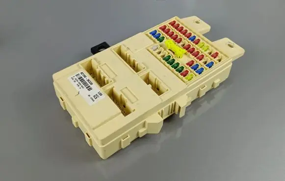 SsangYong Rexton Fuse module 8219036330