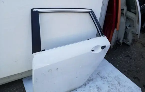 Mazda 6 Rear door