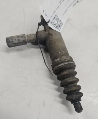 Clutch slave cylinder