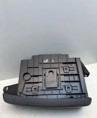 Volkswagen Golf V Glove box 1K0882599B 1K0882605B