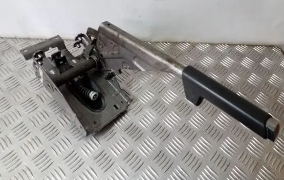 Handbrake/parking brake lever assembly