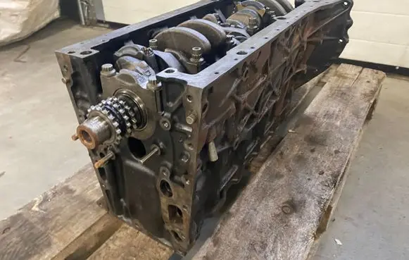 Mercedes-Benz E W211 Engine block OM612