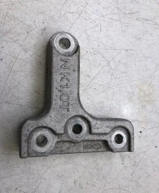 Hyundai i30 Engine mounting bracket