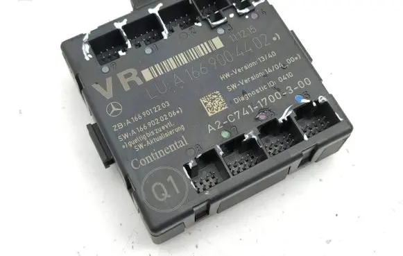 Infiniti Q30 Door control unit/module A1669020206 A1669004402 A1669012203