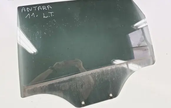 Opel Antara Rear vent window glass 43R000385 DOT748AS3M355