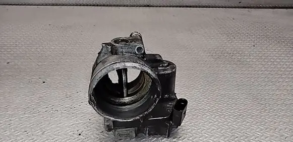 Volkswagen Caddy Throttle valve 03G128063C