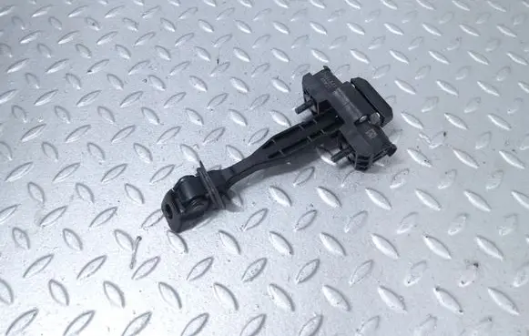 BMW X6 G06 Rear door check strap stopper 7451347