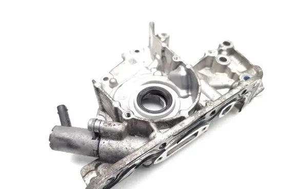 Volkswagen Polo V 6R Oil pump 04E115109D