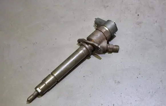 Volvo XC90 Fuel injector 8658352 0445110078