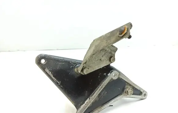 Rolls-Royce Silver Spur Power steering pump mounting bracket UE42304 NDC1365