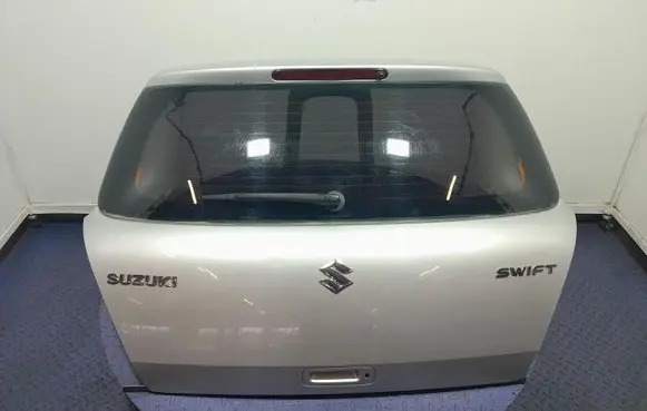 Suzuki Swift I Tailgate/trunk/boot lid 