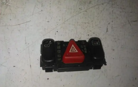 Mercedes-Benz C W202 Hazard light switch 2028207810 501268506