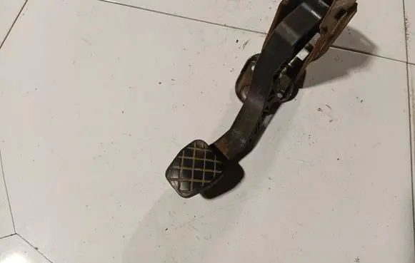 Skoda Fabia Mk2 (5J) Clutch pedal 