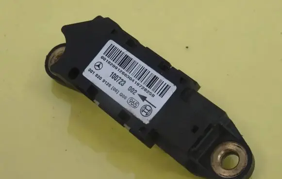 Mercedes-Benz E W211 Airbag deployment crash/impact sensor 0018209126 0018209126Q06
